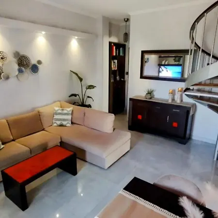 Rose House Ferienhaus *