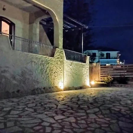 Rose House Ferienhaus